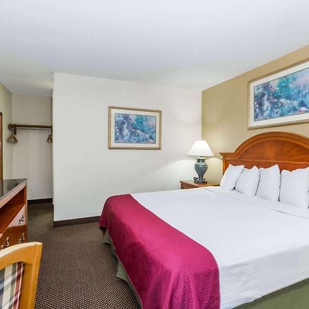Days Inn By Wyndham West Des Moines - Clive Exteriör bild